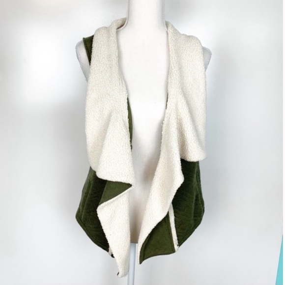 Anthropologie Saturday Vest Quilted Shearling - Picture 6 of 6